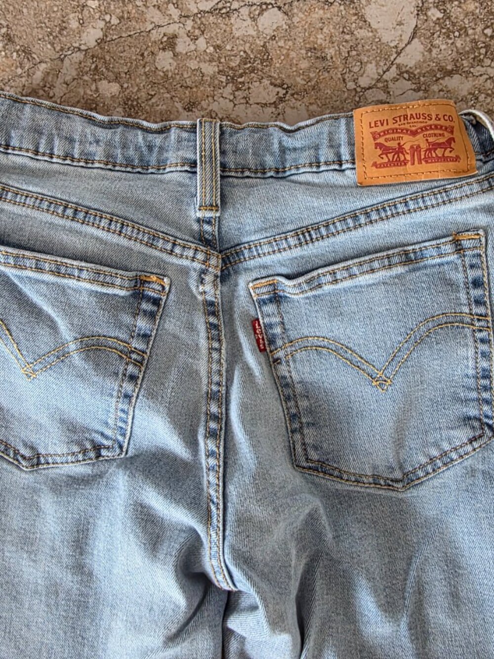 Girls Levi's 501s - Picture 2 of 4